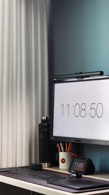 Jak zorganizować efektywną przestrzeń do pracy w domu